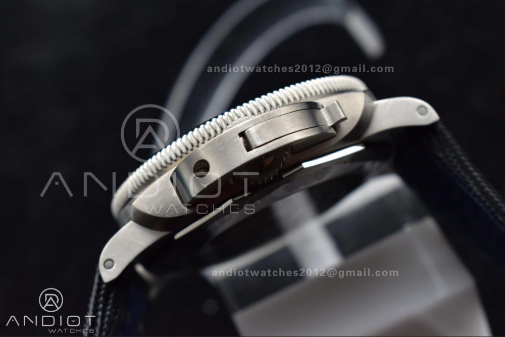 Minimalist PAM984 Mike Horn Submersible VSF 1:1 Best Edition Black Dial on Black Nylon Strap P.9010 Clone 354