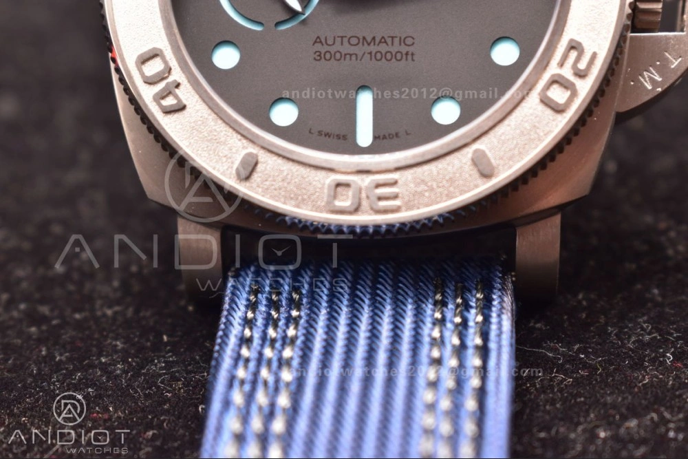 Fashionable PAM985 Mike Horn Submersible Tit Blue TI NY VSF P 351