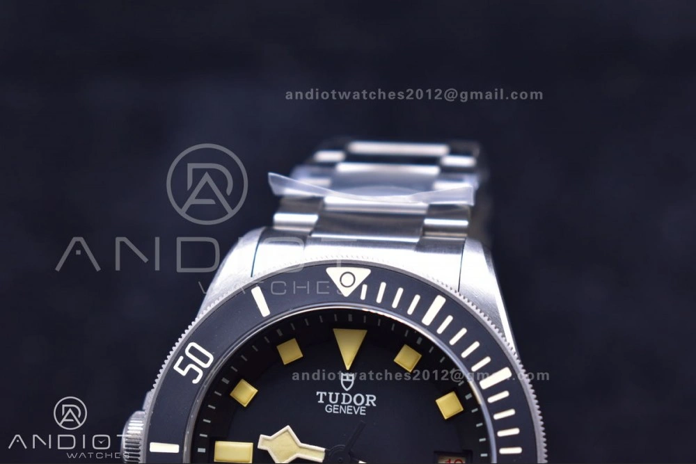 Pelagos Titanium LHD XF 1:1 Best Edition Black Dial on Titanium Bracelet A WrinkleFree 1275