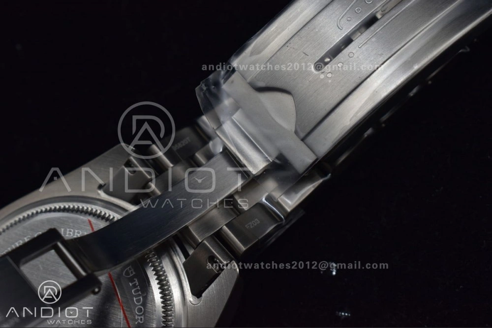 Pelagos Titanium LHD XF 1:1 Best Edition Black Dial on Titanium Bracelet A WrinkleFree 1275