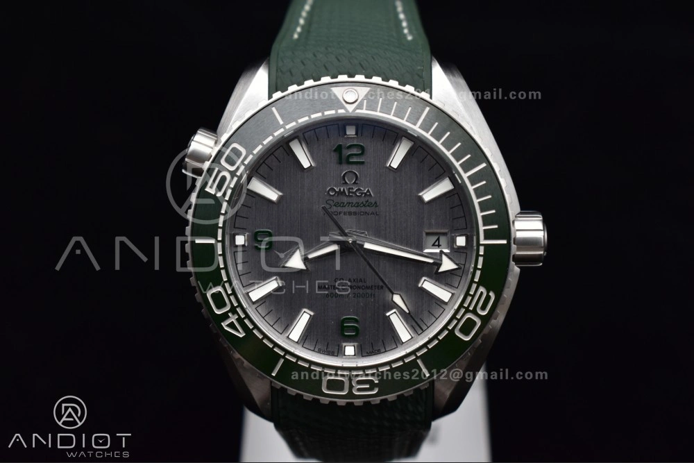 FlexibleFit Planet Ocean 43.5mm SS VSF 1:1 Best Edition Green Bezel White Dial on Green Rubber Strap A8900 Super Clone 39