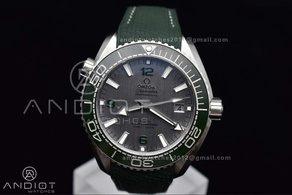 FlexibleFit Planet Ocean 43.5mm SS VSF 1:1 Best Edition Green Bezel White Dial on Green Rubber Strap A8900 Super Clone 39