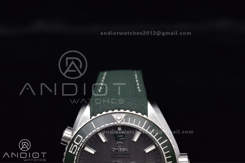 FlexibleFit Planet Ocean 43.5mm SS VSF 1:1 Best Edition Green Bezel White Dial on Green Rubber Strap A8900 Super Clone 39
