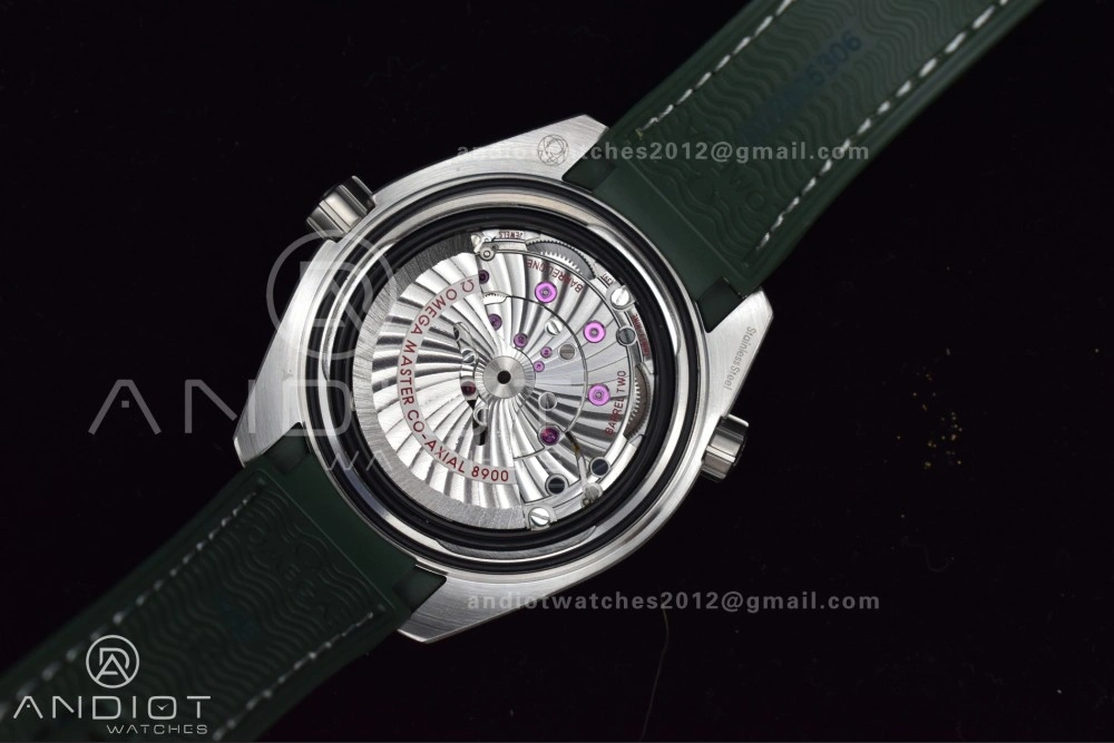 FlexibleFit Planet Ocean 43.5mm SS VSF 1:1 Best Edition Green Bezel White Dial on Green Rubber Strap A8900 Super Clone 39