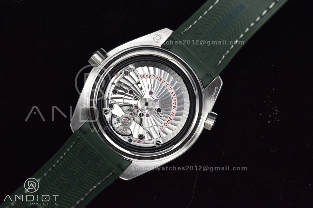 FlexibleFit Planet Ocean 43.5mm SS VSF 1:1 Best Edition Green Bezel White Dial on Green Rubber Strap A8900 Super Clone 39