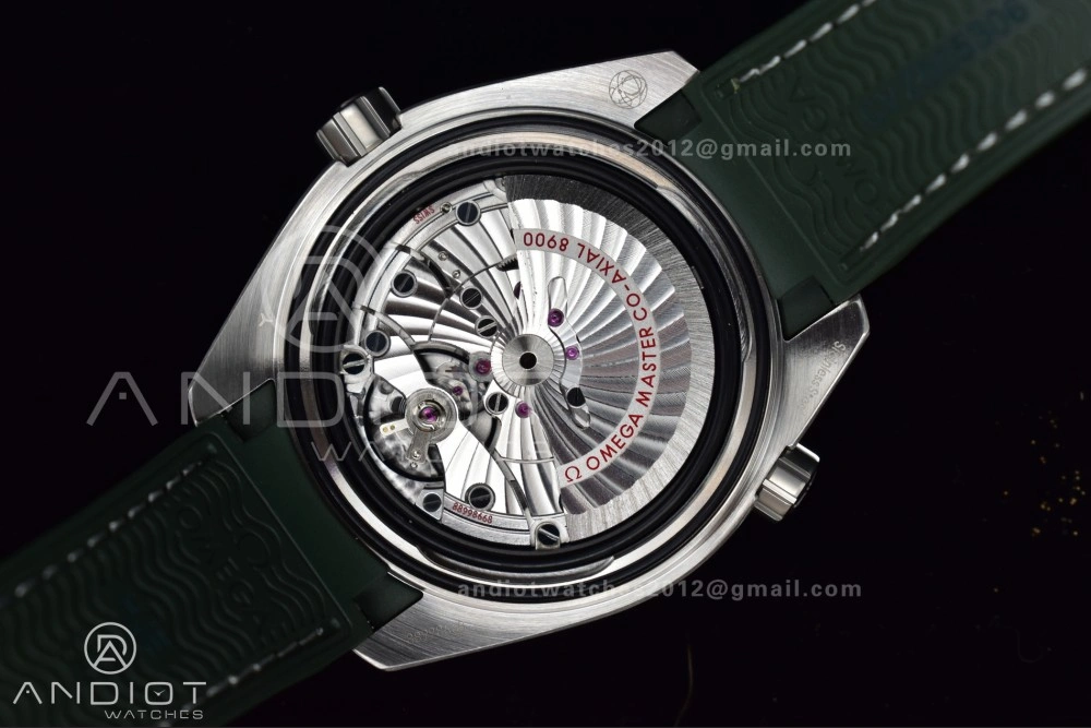 FlexibleFit Planet Ocean 43.5mm SS VSF 1:1 Best Edition Green Bezel White Dial on Green Rubber Strap A8900 Super Clone 39