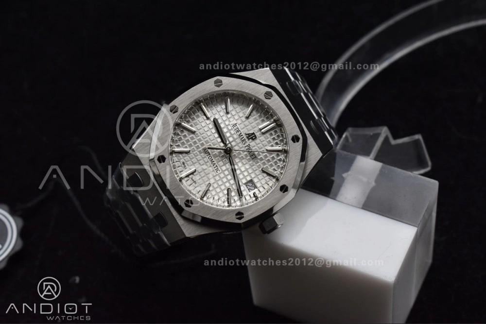 Snug Royal Oak 37mm 15450 SS ZF 1:1 Best Edition White Textured Dial on SS Bracelet SA3120 Super Clone 103