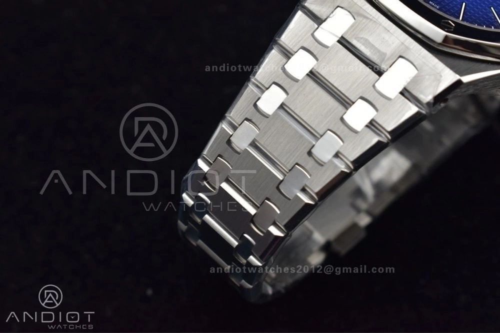 Efficient Royal Oak 39mm 15202 SS ZF 1:1 Best Edition Blue Textured Dial on SS Bracelet A 111
