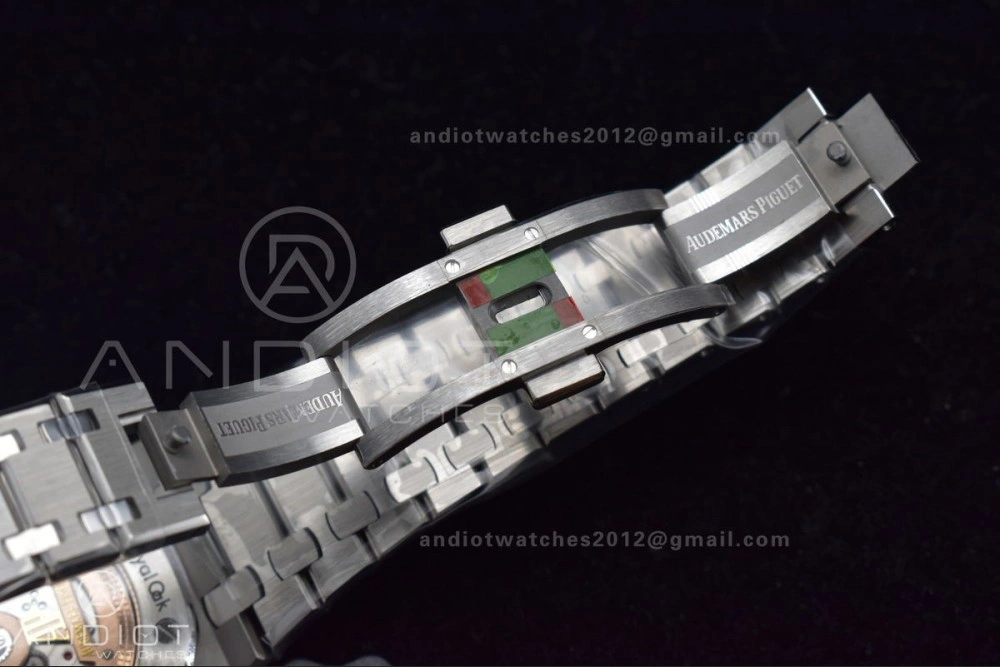Efficient Royal Oak 39mm 15202 SS ZF 1:1 Best Edition Blue Textured Dial on SS Bracelet A 111