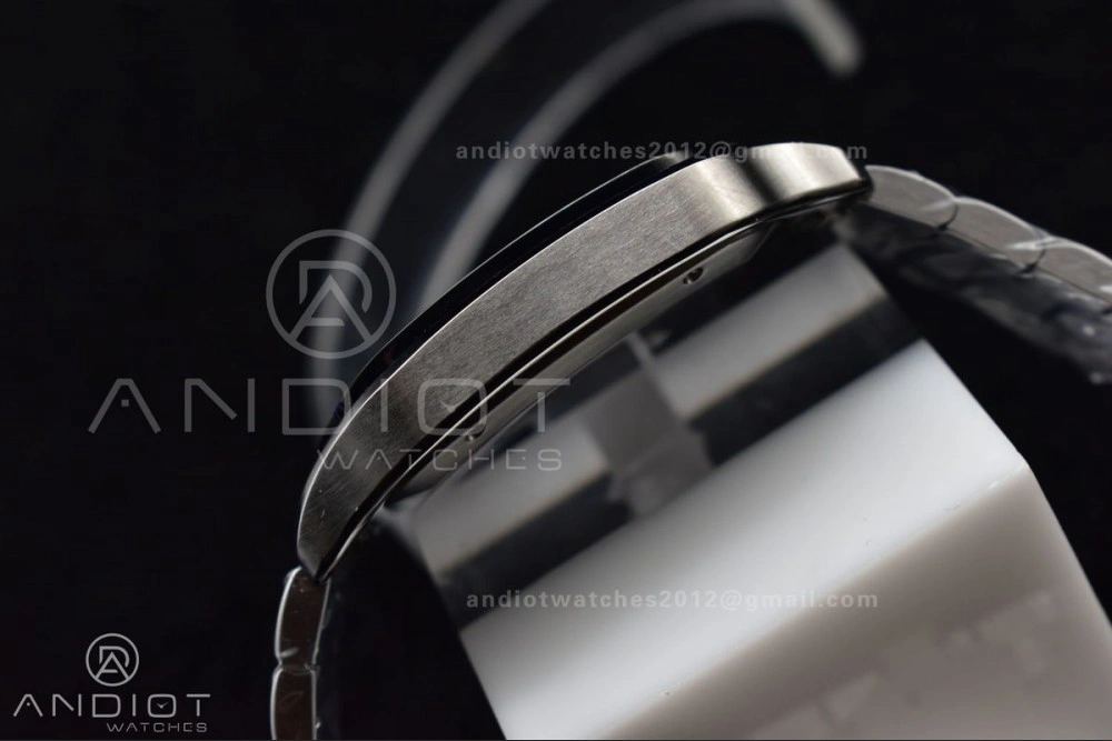 ZeroBulk Santos de Cartier 40mm SS 3KF 1:1 Best Edition White Dial Black Bezel on SS Bracelet MIYOTA 54