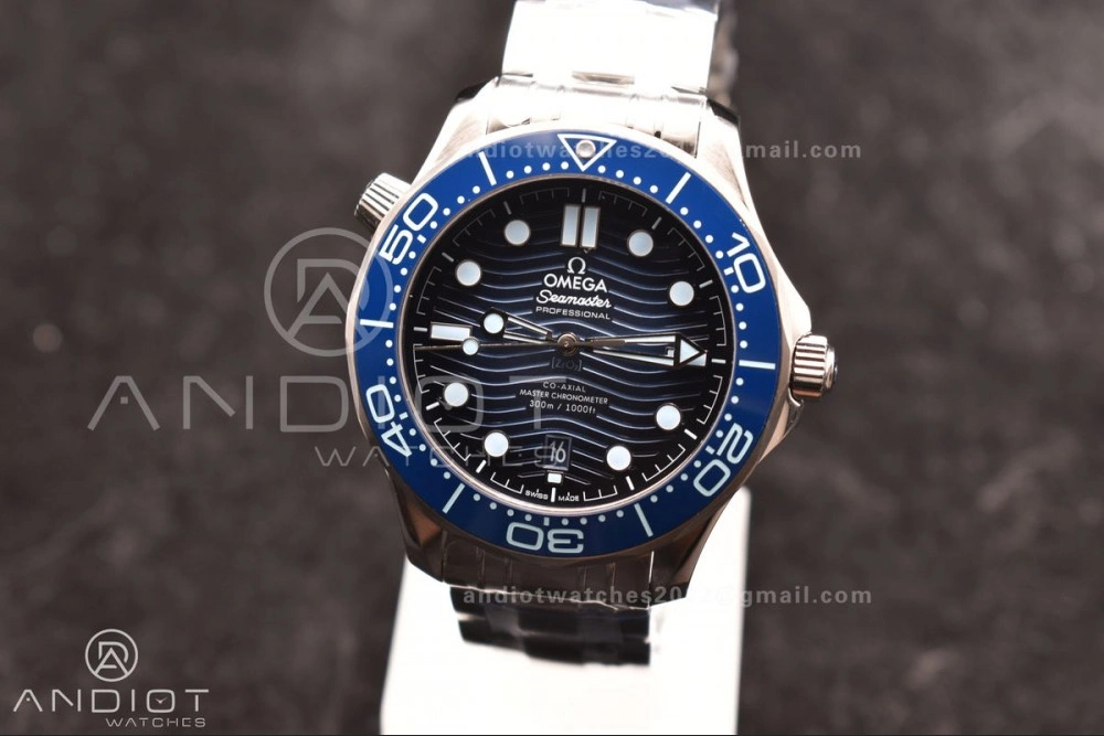 Durable Seamaster 300 VSF 1:1 Best Edition Summer Blue Dial on SS Bracelet A 53