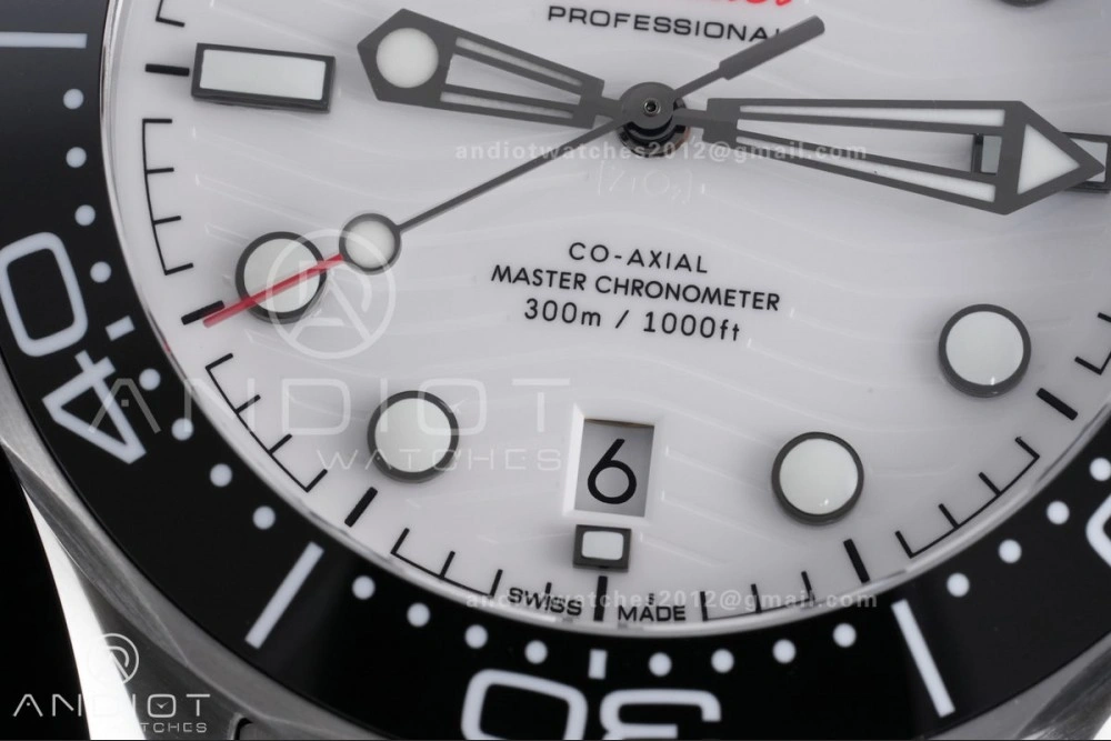 Seamaster Diver 300M Black Ceramic Bezel V4 VSF 1:1 Best Edition White Dial On SS Bracelet Super Clone Asian Neat 81
