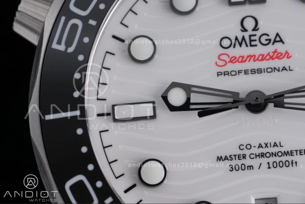 Seamaster Diver 300M Black Ceramic Bezel V4 VSF 1:1 Best Edition White Dial On SS Bracelet Super Clone Asian Neat 81