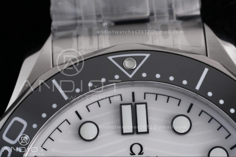 Seamaster Diver 300M Black Ceramic Bezel V4 VSF 1:1 Best Edition White Dial On SS Bracelet Super Clone Asian Neat 81