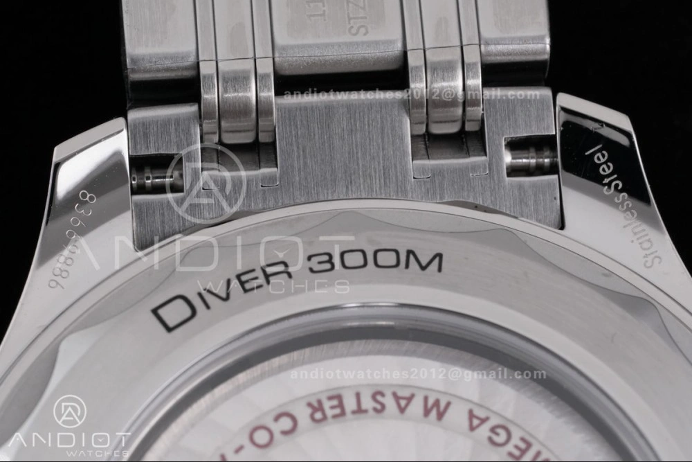Seamaster Diver 300M Green Ceramic Bezel V4 VSF 1:1 Best Edition Green Dial On SS Bracelet Super Clone Asian ZipUp 71