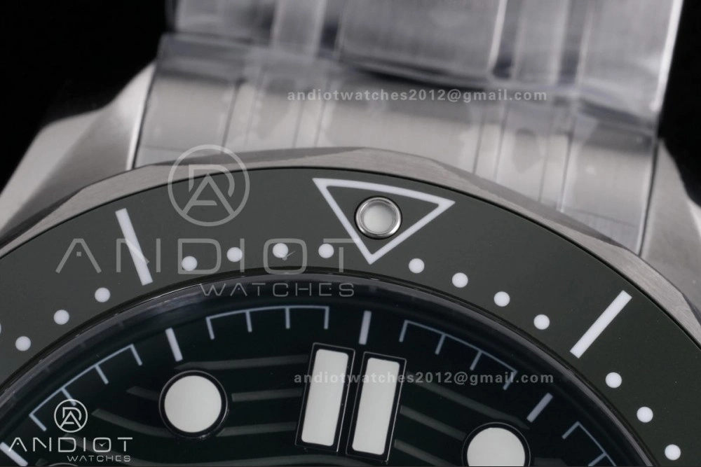 Seamaster Diver 300M Green Ceramic Bezel V4 VSF 1:1 Best Edition Green Dial On SS Bracelet Super Clone Asian ZipUp 71