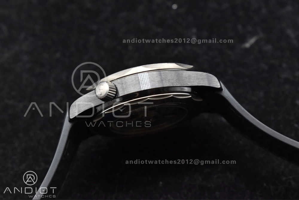 GoAnywhere Seamaster Diver 300M PVD VSF Best Edition Black Dial on Black Rubber Strap A 1081