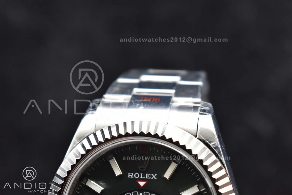 Attractive Skydweller SS Noob Best Edition Green Dial on SS Oyster Bracelet A23J 1109