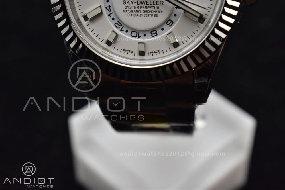 Effortless Skydweller SS Noob Best Edition White Dial on SS Oyster Bracelet A23J 1114