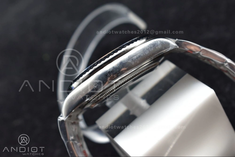 Snug Skydweller SS TWF Best Edition Black Dial on SS Bracelet A23J 1112