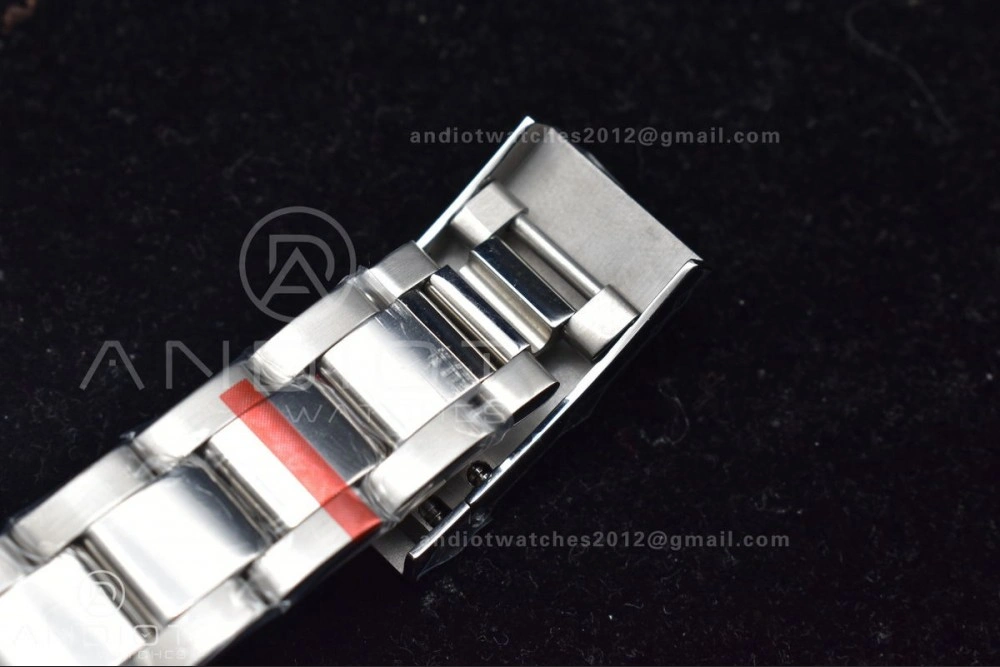 MoistureWicking Skydweller SS TWF Best Edition White Dial on SS Bracelet 1123