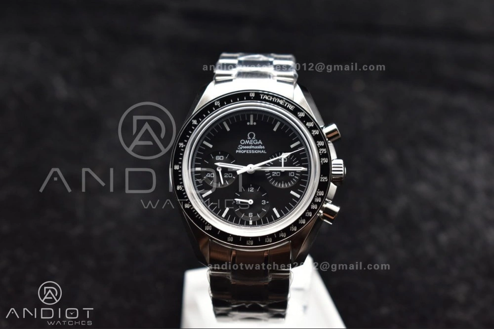 Speedmaster MoonWatch OMF SS Sapphire Crystal Black Dial on SS Bracelet Manual Winding Chrono Movement with Transparent Back Effortless 1121