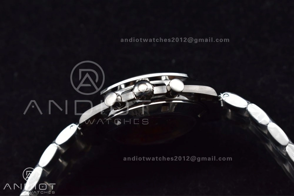 Speedmaster MoonWatch OMF SS Sapphire Crystal Black Dial on SS Bracelet Manual Winding Chrono Movement with Transparent Back Effortless 1121