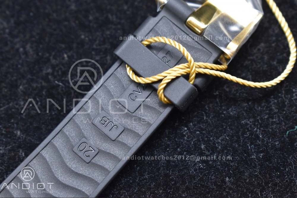 Speedmaster Moonwatch in Moonshine Gold YG RMF Best Edition YG Dial on Black Rubber Strap Manual Chrono Resilient 11