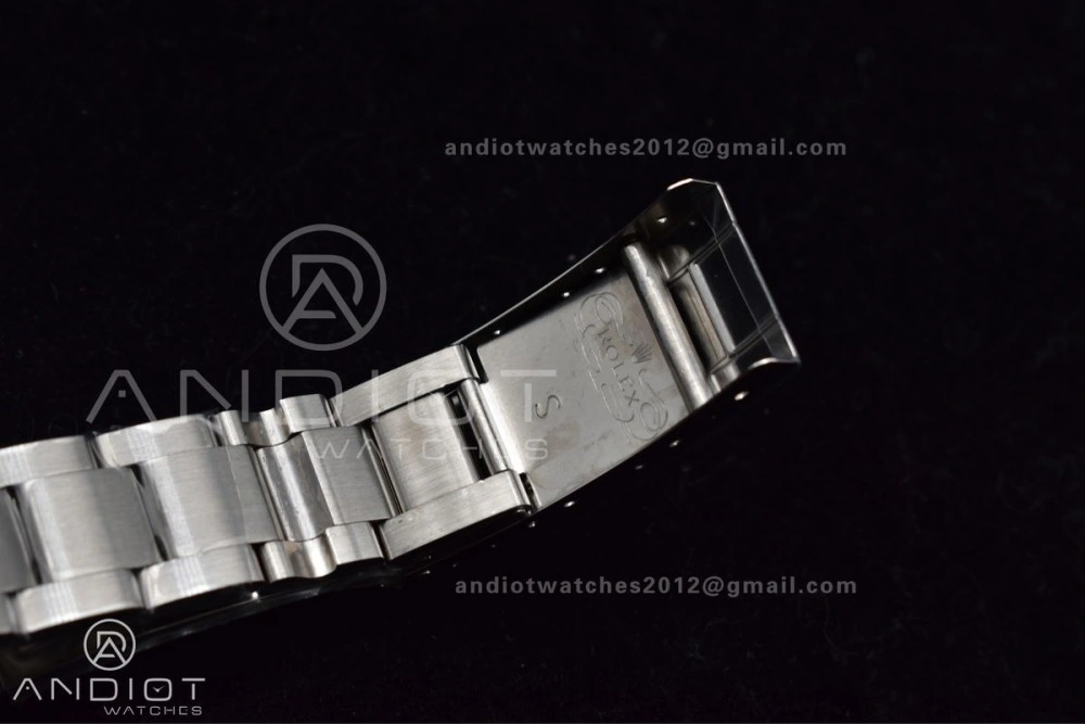 Submariner 16610 LV Green 904L Steel ARF1:1 Best Edition on SS Bracelet SH3135 V Affordable 1140