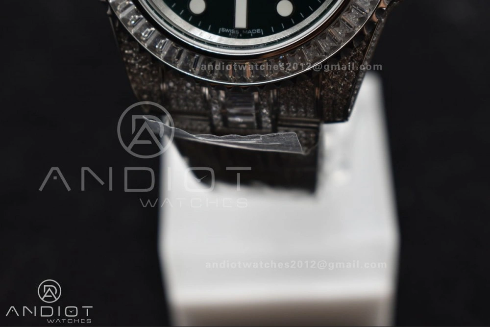 Submariner 40mm Full Diamonds SS AMGF Best Edition Green Dial on Bracelet on VR Minimalist 1150