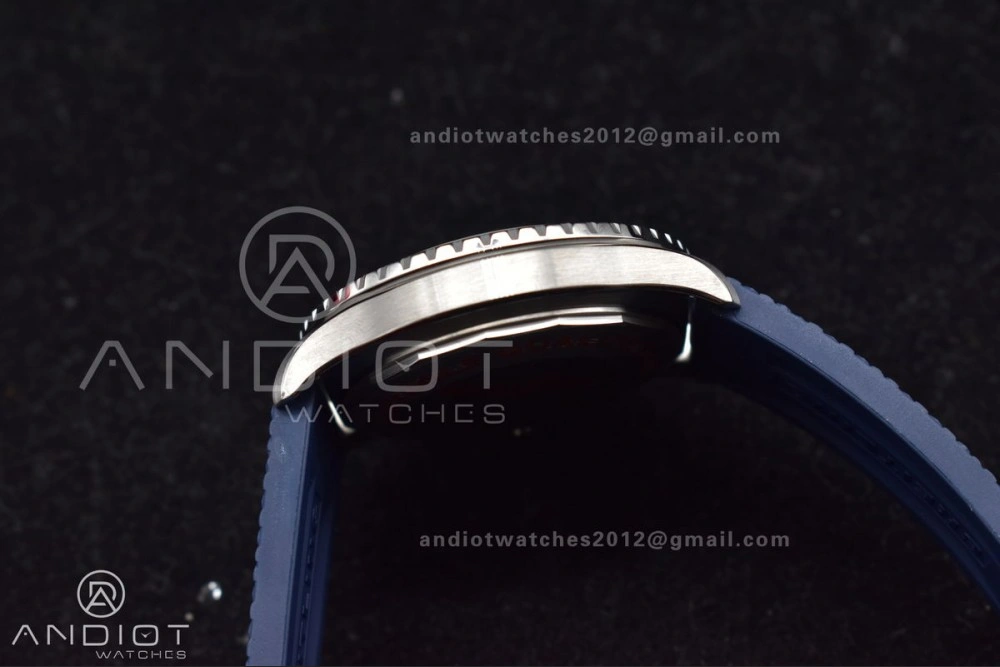 SuperOcean Automatic 42 SS BLSF 1:1 Best Edition Blue Dial on Blue Rubber Strap A FashionForward 201