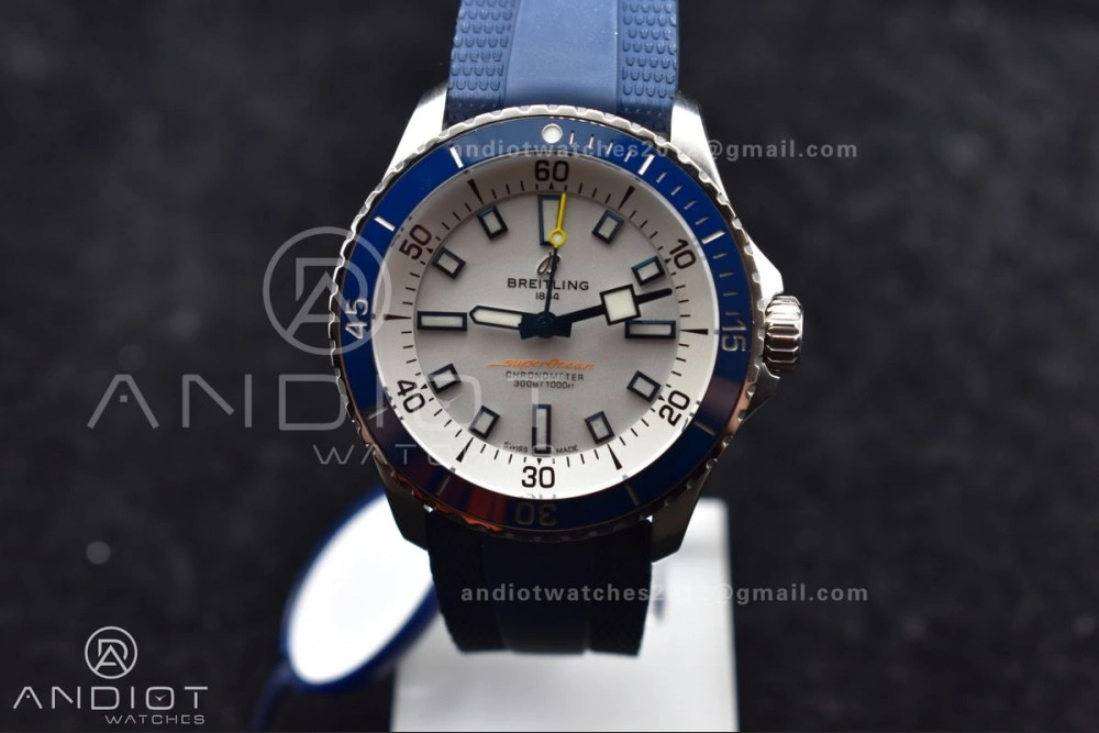 Snug SuperOcean Automatic 42 SS BLSF 1:1 Best Edition White Dial on Blue Rubber Strap A 196