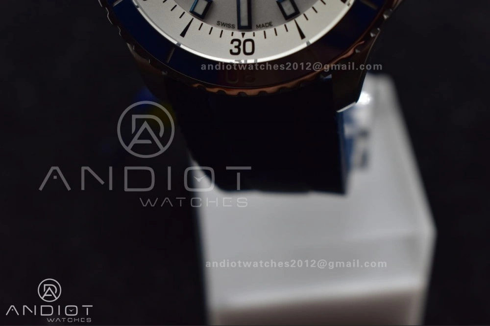Snug SuperOcean Automatic 42 SS BLSF 1:1 Best Edition White Dial on Blue Rubber Strap A 196