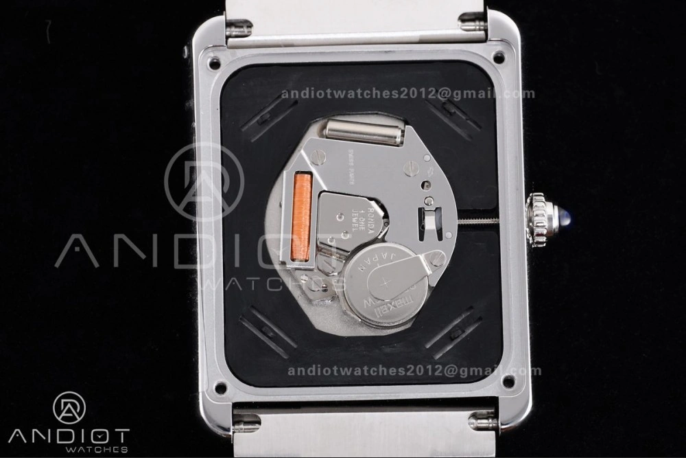 Tank Solo 27.5x34.8mm AF SS White Dial on SS Bracelet Ronda Quartz TimelessDesign 257