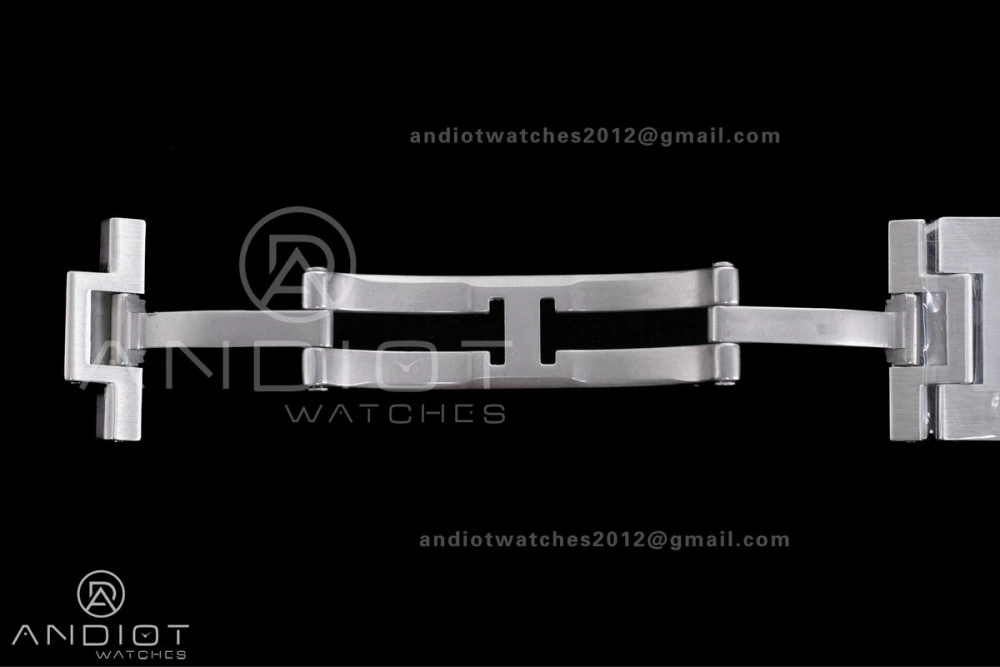 Tank Solo 27.5x34.8mm AF SS White Dial on SS Bracelet Ronda Quartz TimelessDesign 257