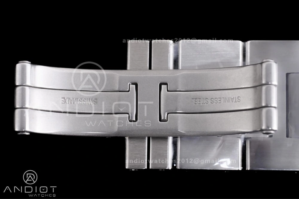 Tank Solo 27.5x34.8mm AF SS White Dial on SS Bracelet Ronda Quartz TimelessDesign 257