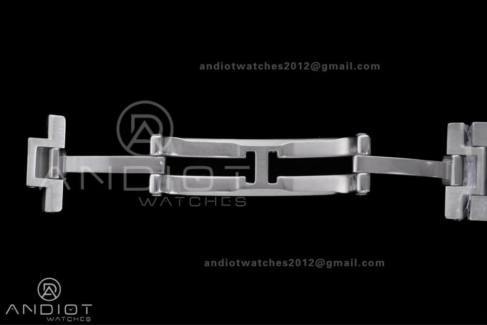 Affordable Tank Solo 31x24.4mm AF SS White Dial on SS Bracelet Ronda Quartz 255